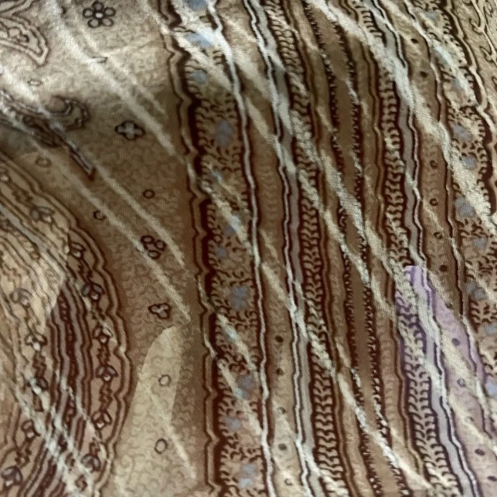 MaxMara | size 2 | 100% silk sleeveless paisley blouse in sandy neutrals EUC - Picture 4 of 8